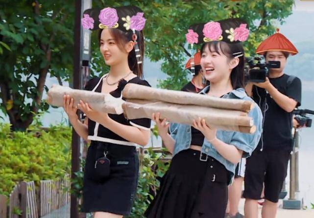 李浩菲杨超越搬山药,后期修图侍女造型太漂亮,不演古装剧可惜了_互动