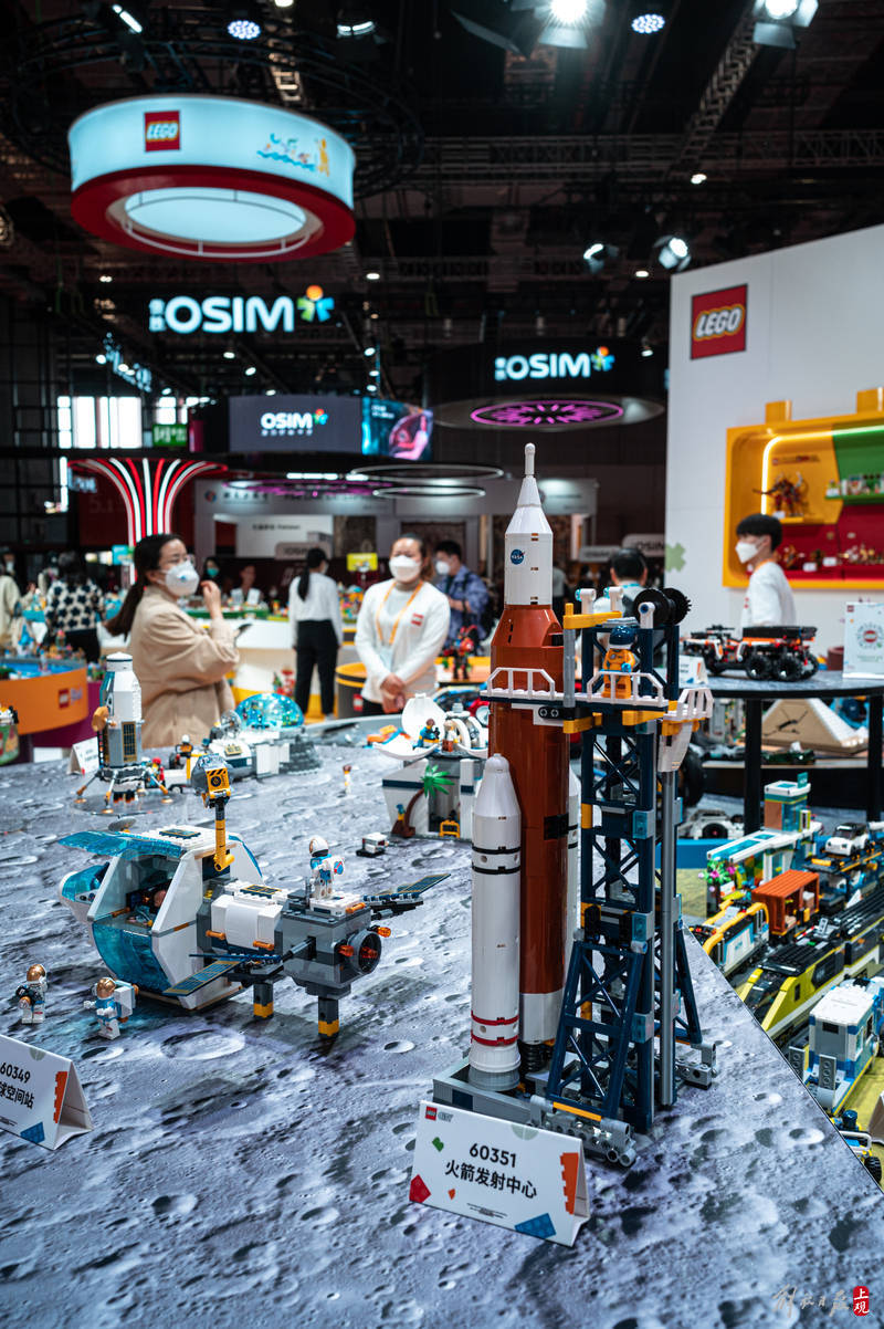 作为老少皆宜的玩具品牌,乐高向来有着广泛的受众.