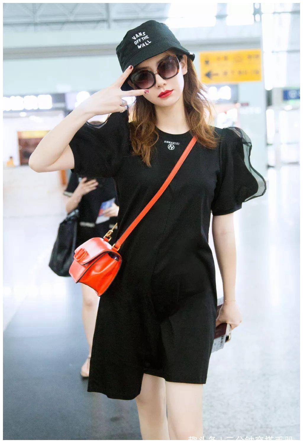 穿上黑色皮裙,slay全场_时尚_风格_身材