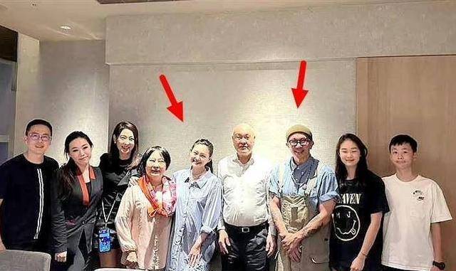 小S承认大S怀孕，称姐姐永久不会重生，夫妻俩如今很幸福