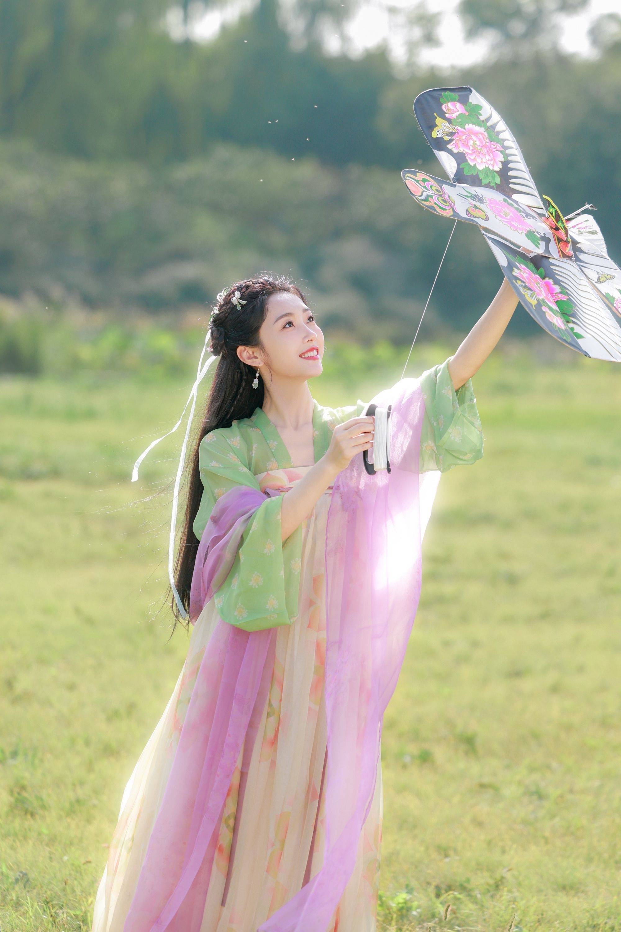 宣璐绿色仙女装优雅写真