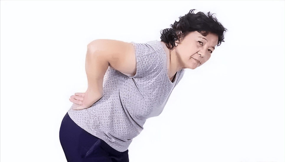 从而引发驼背20%的50岁以上男性会在余生发生骨质疏松性骨折约有30%的