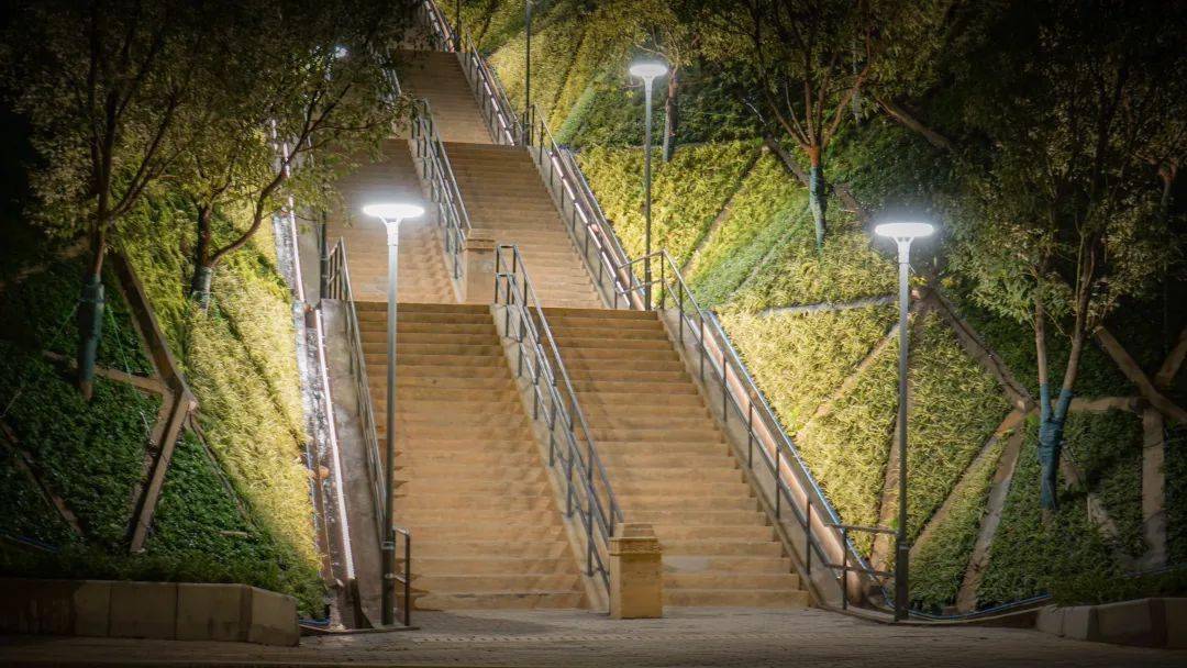 百步梯归来!打卡,拍照,数台阶?通通安排上!_华园_工人_视频