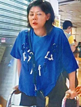 《笑傲江湖》播出24年，54岁女主车祸息影，同龄男主帅气照旧