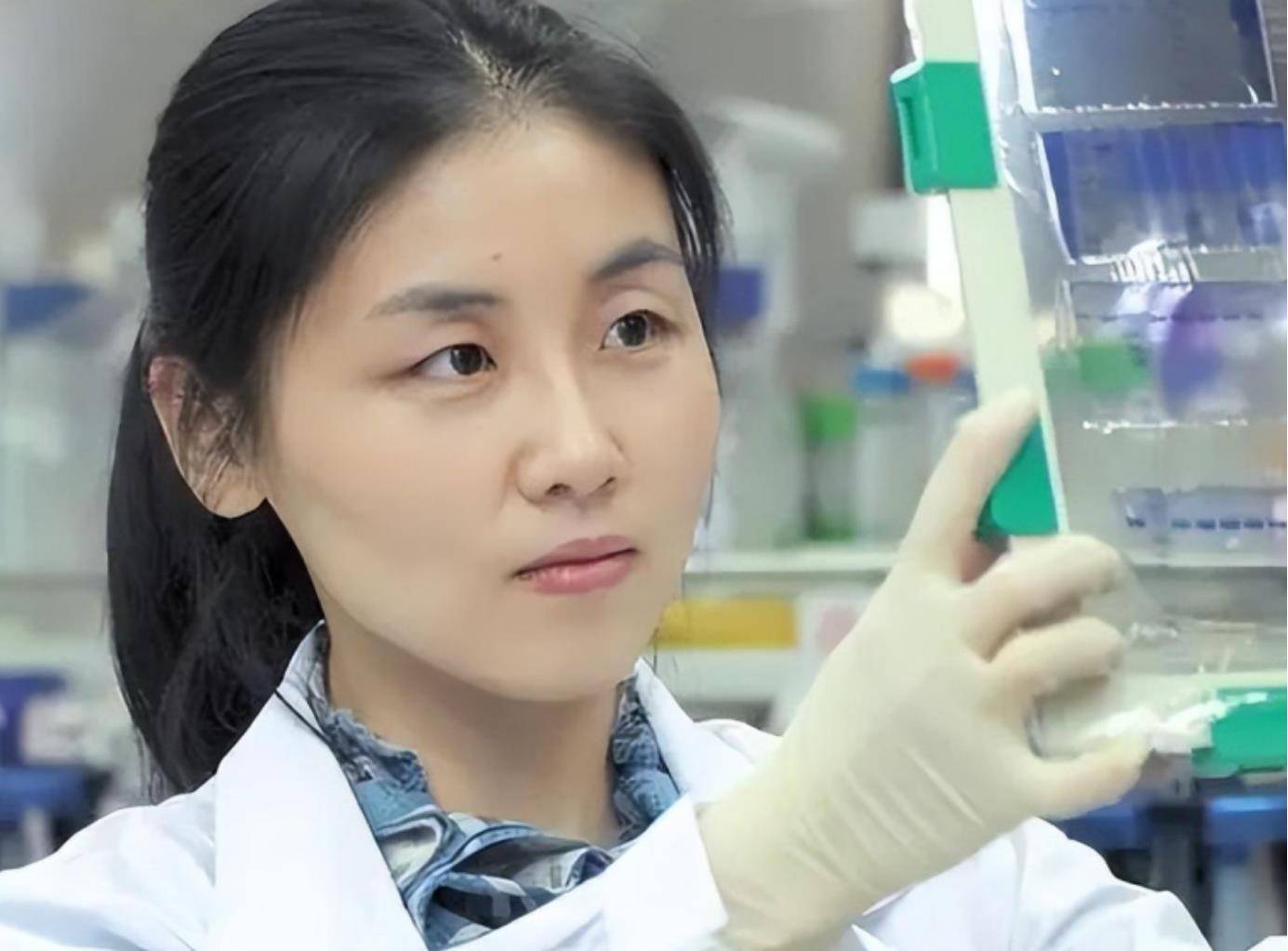 芯片奇才黄芊芊:30岁拿下全球科技大奖,直言"绝不为美国做事"_我是