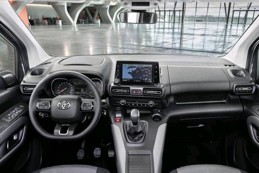 丰田proacecity是一款多功能mpv车型,也是丰田旗下最便宜的mpv车型