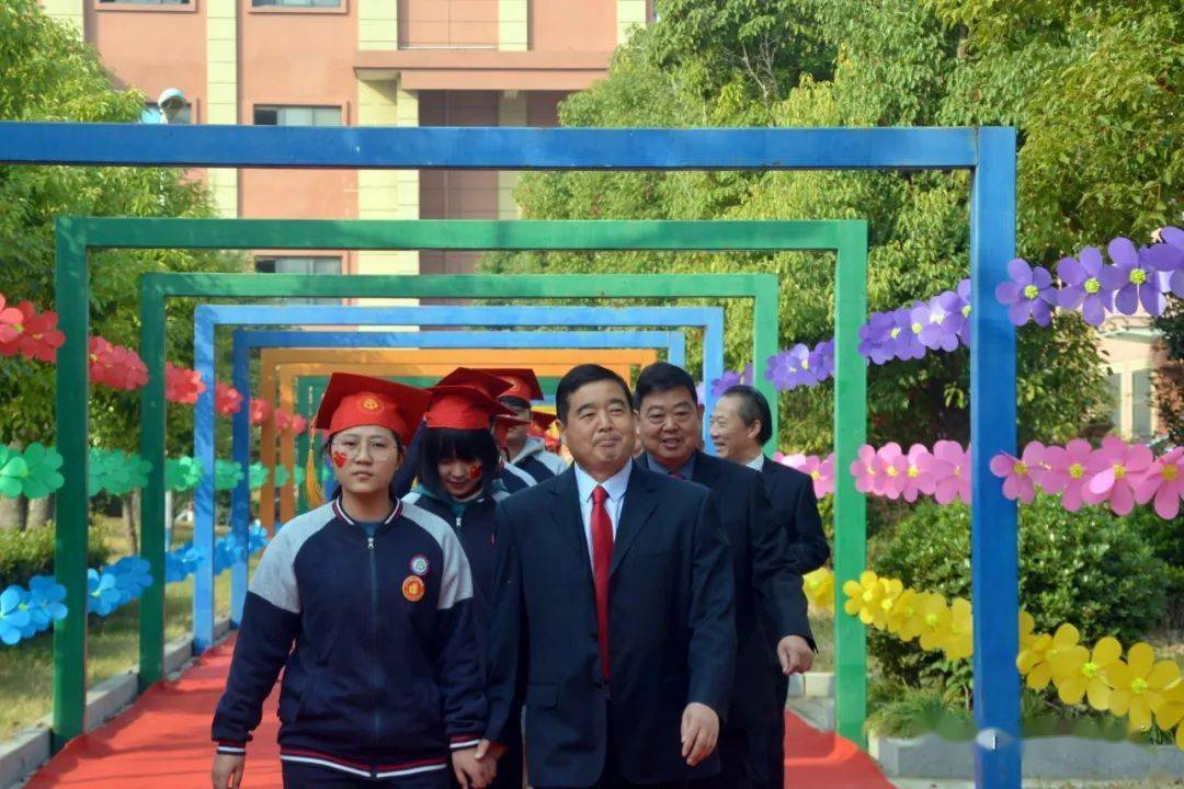 十八而志·大任始承 | 泗县三中隆重举行2022年18岁成人礼活动_青春