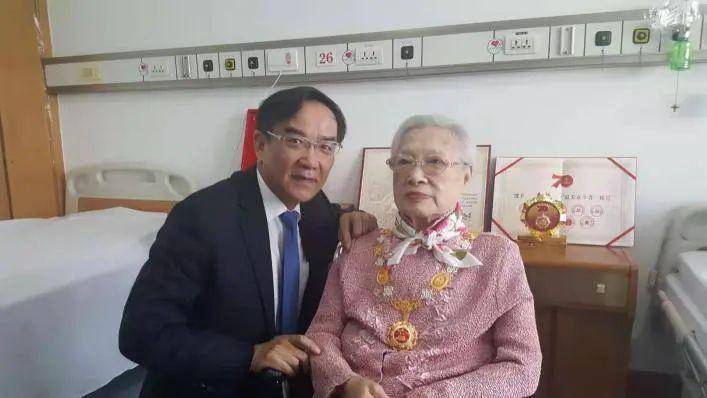 梁波罗有几任妻子图片