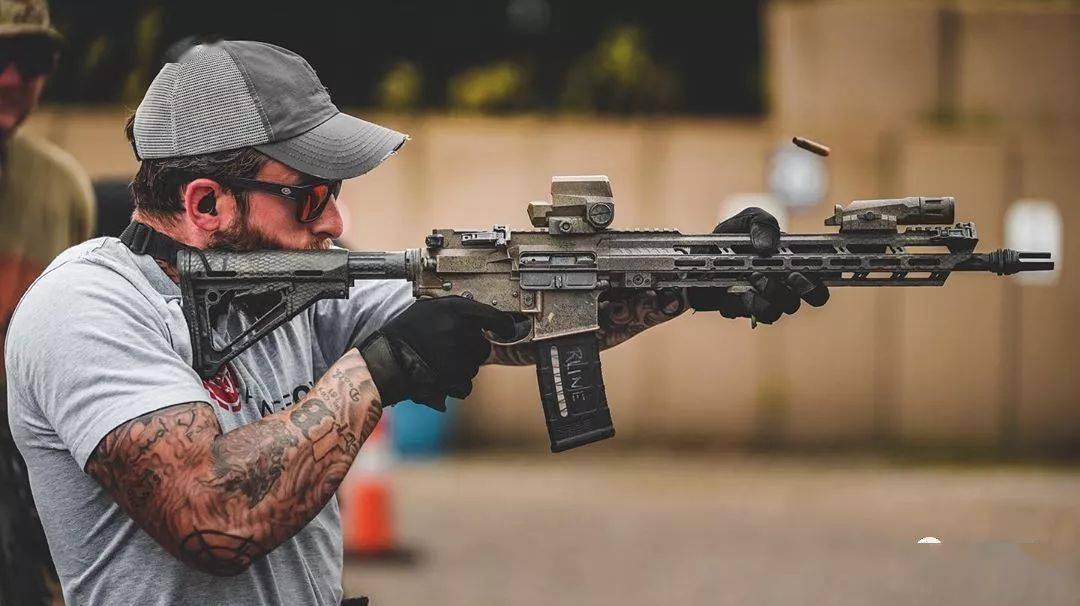 【撸枪猛男】懂枪 爱枪 练枪 敬枪_发点_领地_私人