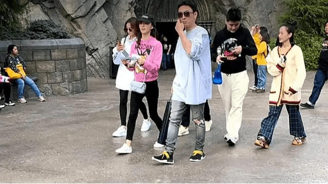 王思聪和孙一宁的前前后后，以及他征服的15位女网红