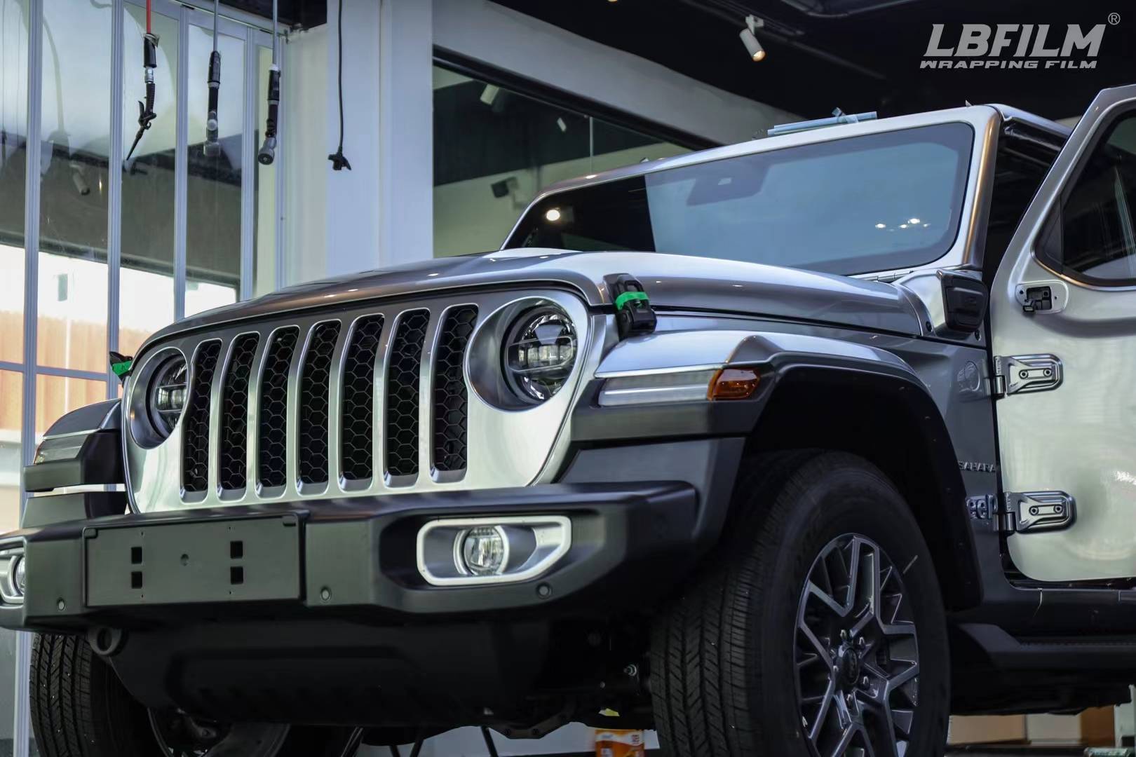 jeep牧马人lb改色膜液态金属铝水银,最纯正的银色_搜狐汽车_搜狐网