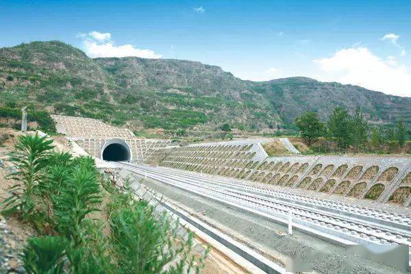 中国最难修的10座隧道,看完第1座我就服了!
