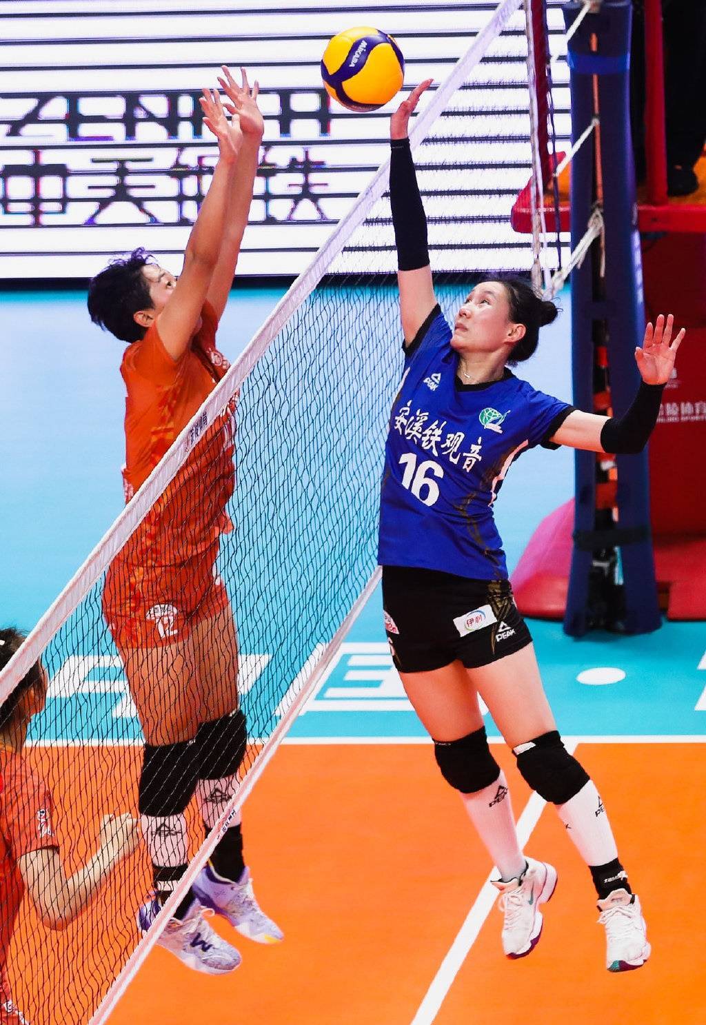 云南队:胡玉琴11分,杨保明11分,张馨露6分,杨玛伊婷5分上一场对阵上海