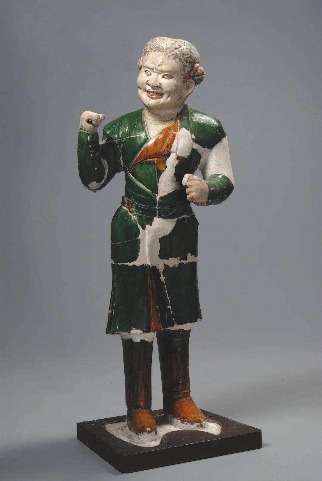 讲故事 赏国宝丨唐三彩牵马胡人俑_历史_社会_形象