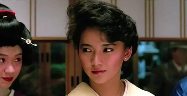 《奇谋妙计五福星》中的钟楚红并无二致,但表象形态上,胡慧中全身的