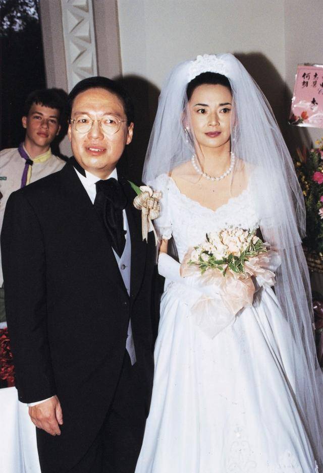 "霸王花"胡慧中的黑红往事_重生_林青霞_影片