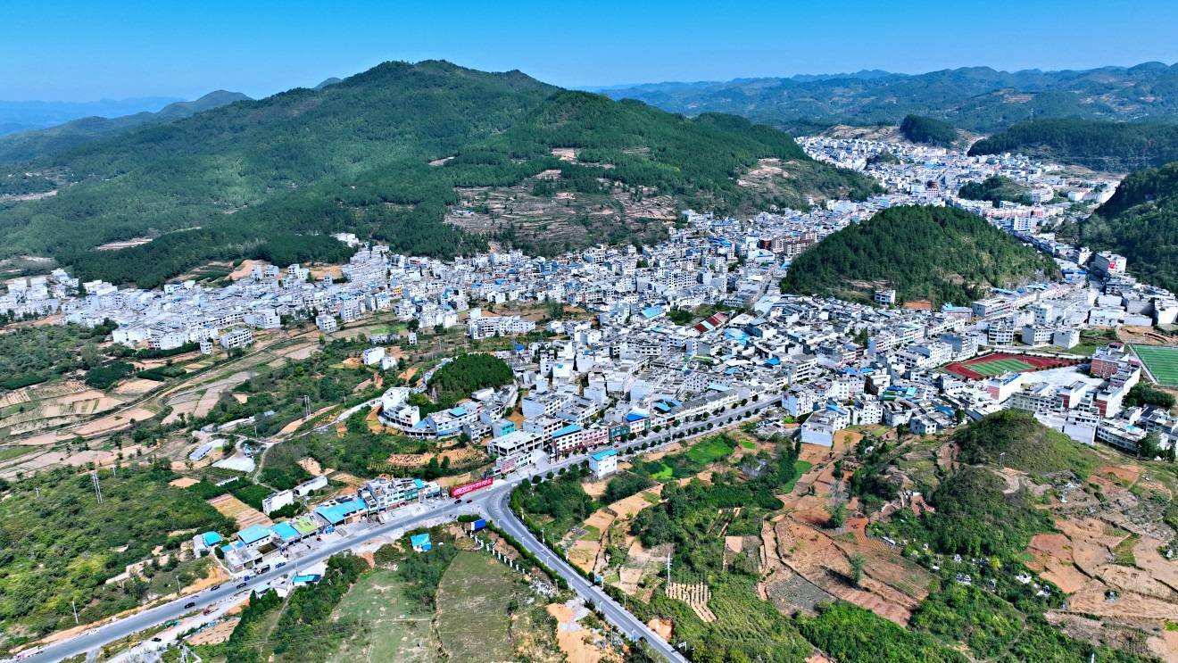 【深入学习贯彻党的二十大精神】德江县煎茶镇党委书记王晖权:抓落实