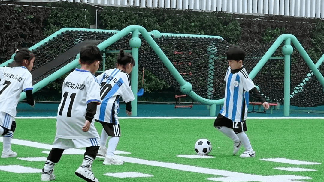 悦动童年——阜南县育新幼儿园举行第四届班级足球联赛_精神_比赛_赛