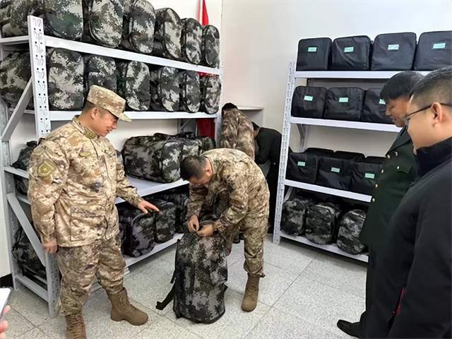 佳木斯军分区领导深入石头河子镇指导基层武装部规范化建设情况_工作