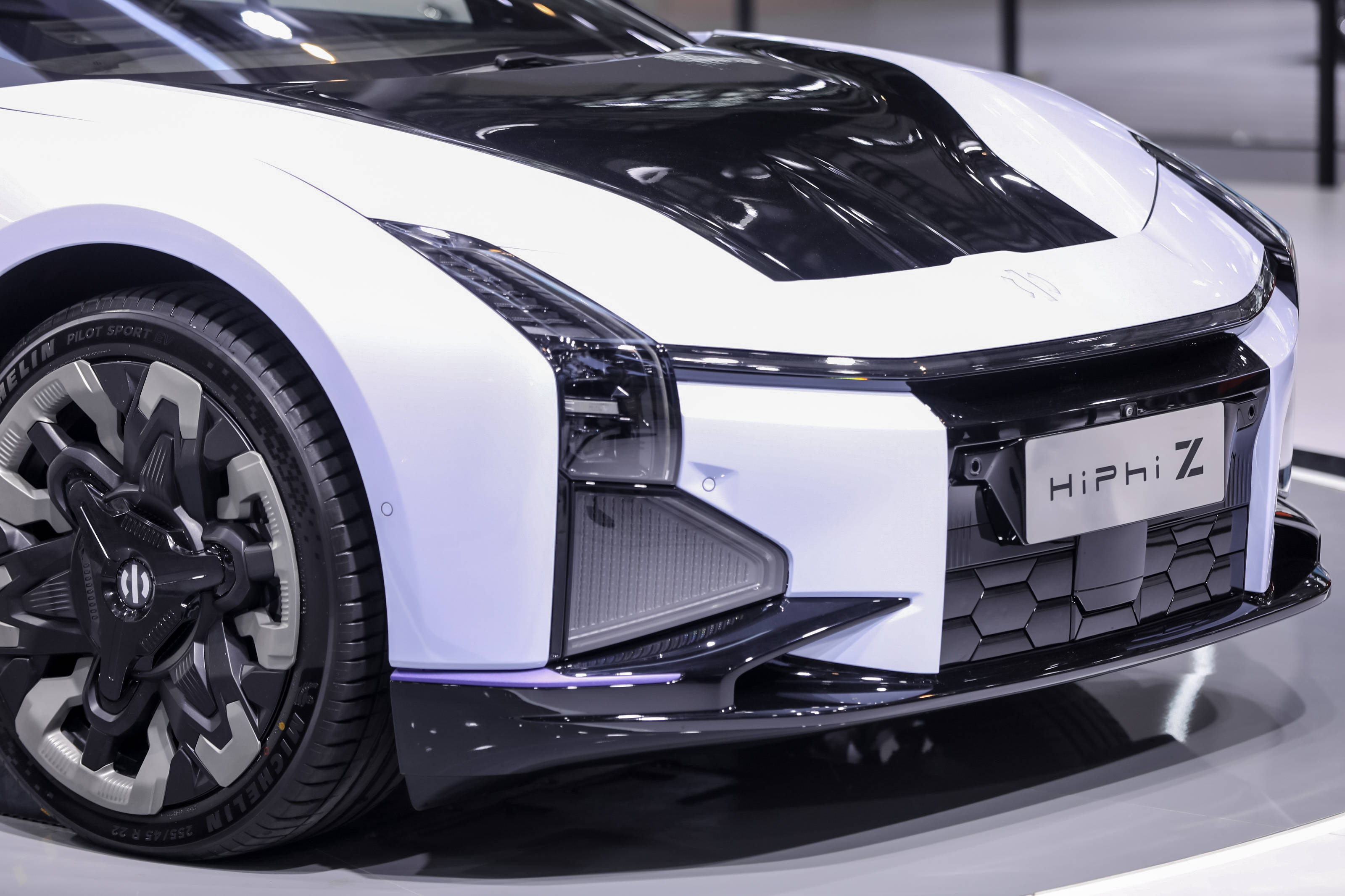 高合汽车携双旗舰hiphi x,hiphi z,惊艳亮相天津国际汽车展览会_搜狐