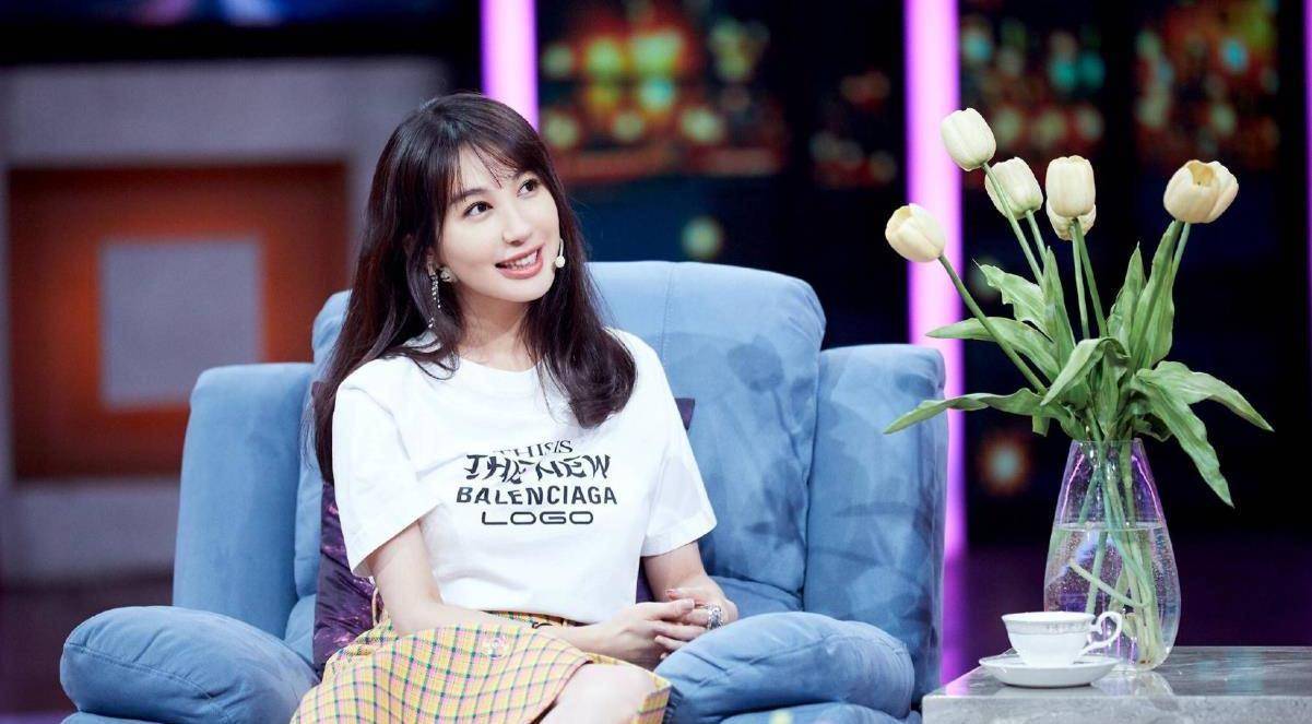 牵手李易峰走红毯,她的恋情怎么比事业还精彩_李菲儿_baby_相光耀