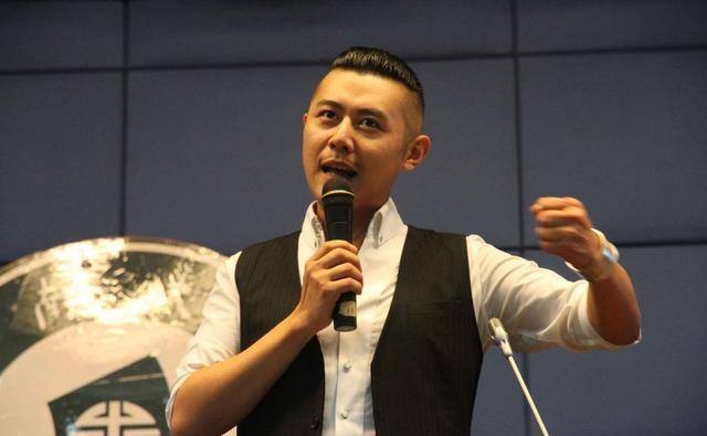 "山东卫视一哥"大冰,事业正红时浪迹天涯,今40岁依然孑然一身_旅游_时