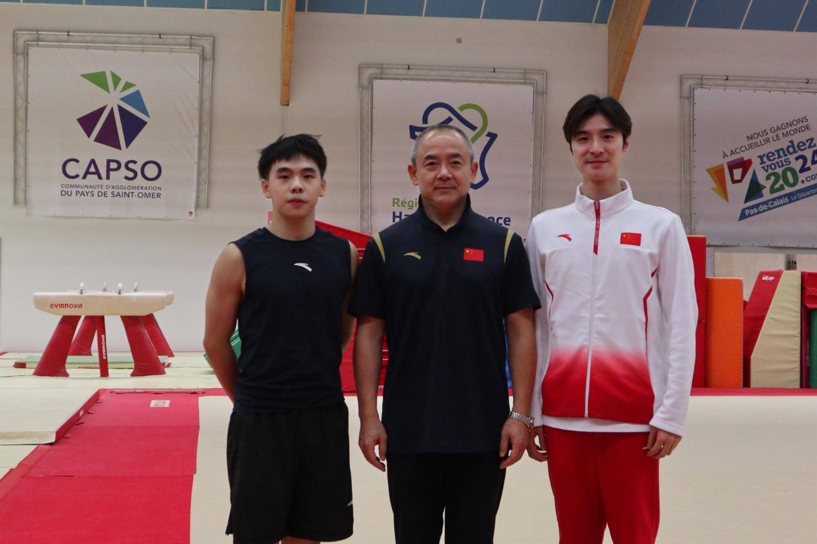 此外,我省教练蔡光亮,董栋,涂潇随队出征.