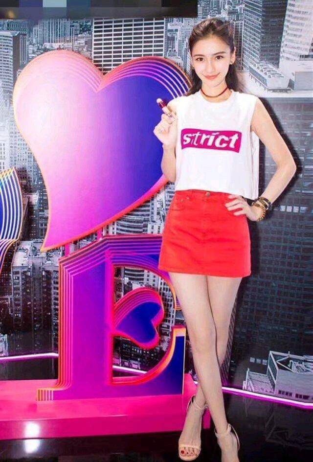 baby撞衫情敌李菲儿,二人一对比,后者气质身材完胜_显得_装饰品_脖子