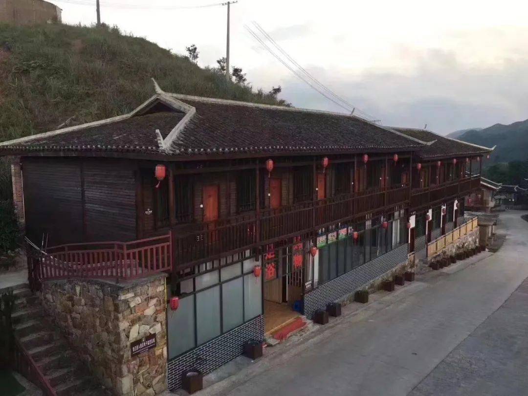 山巅上的民宿——金秀巴勒山民宿金秀云海中的云山阁民宿金秀 南舍