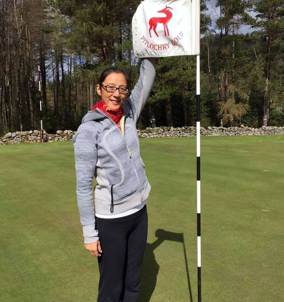 "最美副攻"李月明:芳华闪耀排坛,离婚再婚都有泪_中国女排_李国君