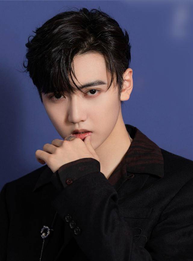 r1se焉栩嘉《1921》镜头被删减,主流电影资源拱手让人_角色_网友_事情