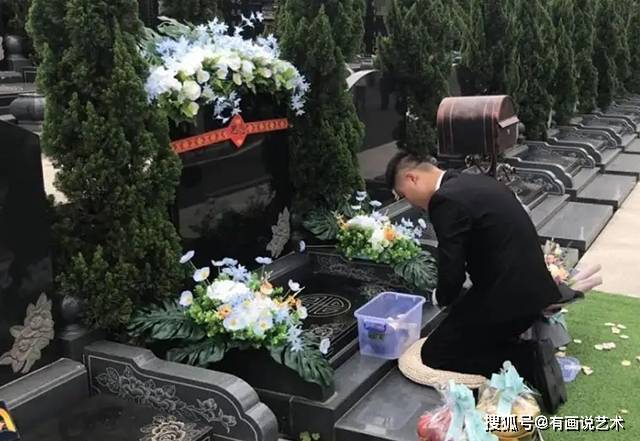 墓碑上的“先考、先妣、显考、显妣”分别是啥含义?后辈可别用错_父母_什么_碑文