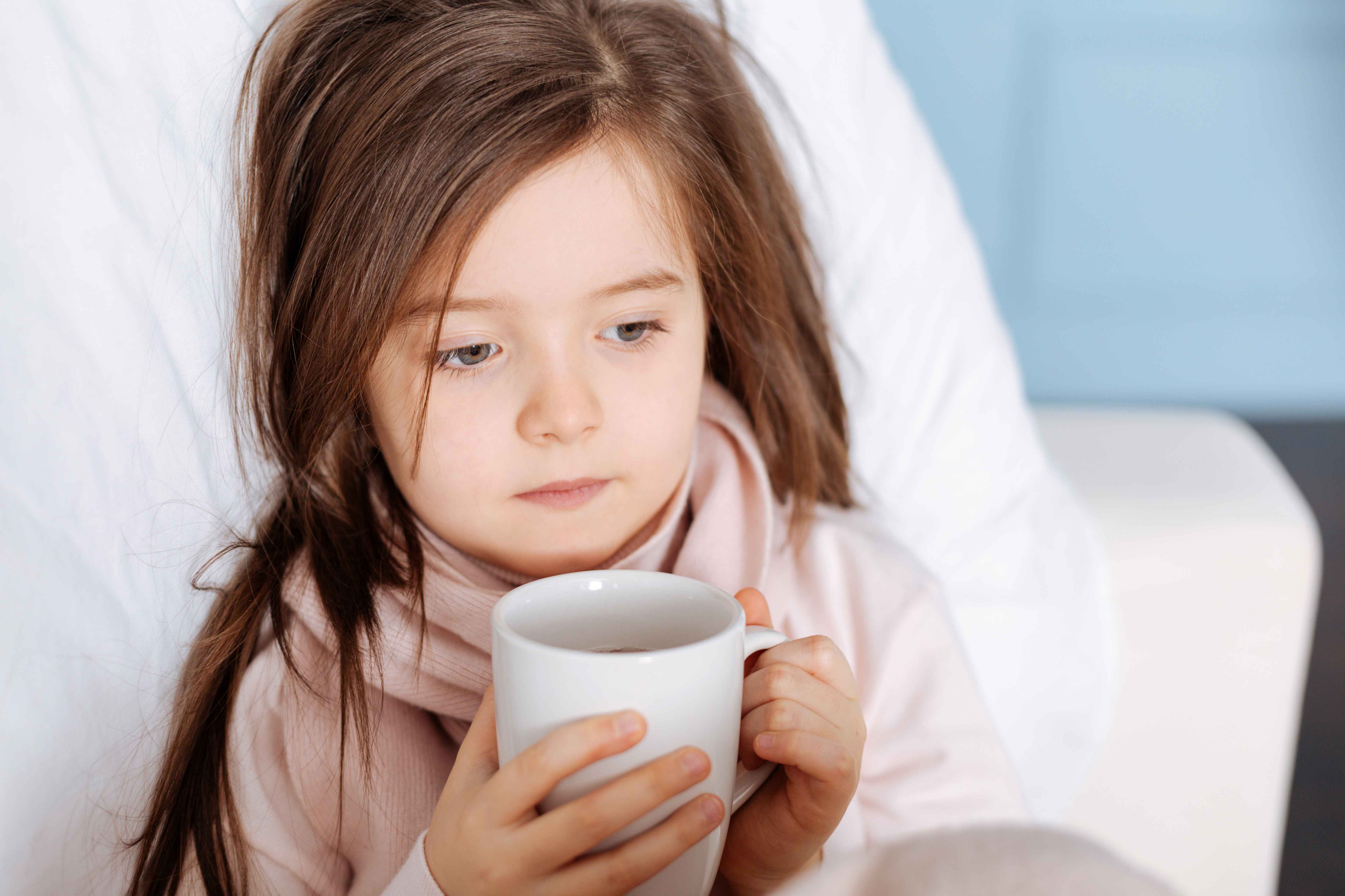 孩子发烧时退烧针能快速退烧,但医生为什么都不建议打？