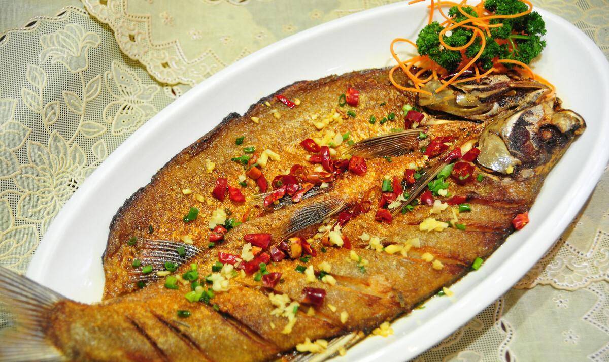 在众多的吃法中,煎是最受欢迎的.