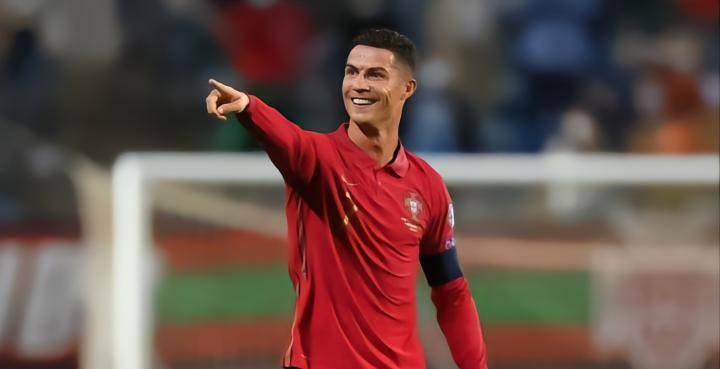 征服了两位阿尔维斯!天赋与努力,哪个是c罗成功的关键?