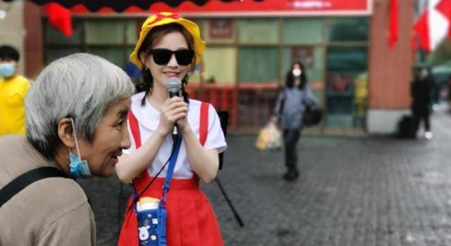 冯提莫传"男友视角"美图,清纯少女终成长,水友大喊我好了_时候_照片