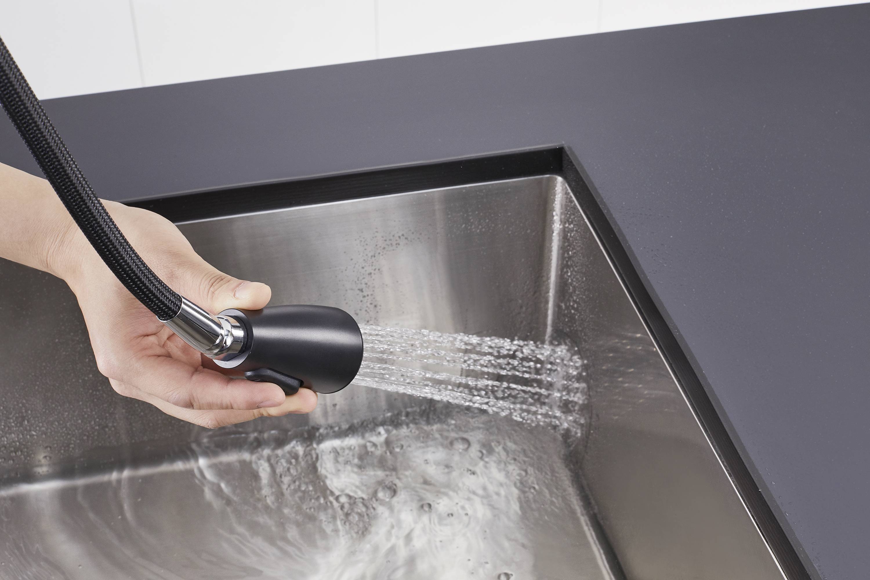 下厨轻松省心又高效,水槽买什么牌子的实惠又好用?_摩恩_厨房_清洗