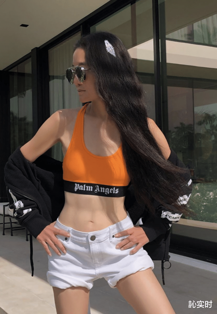 71岁婚纱女王verawang晒29岁陈年玉照!