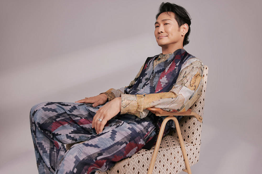 杜德伟印花风写真释出 成熟优雅气质尽显_妻子_风格_未来