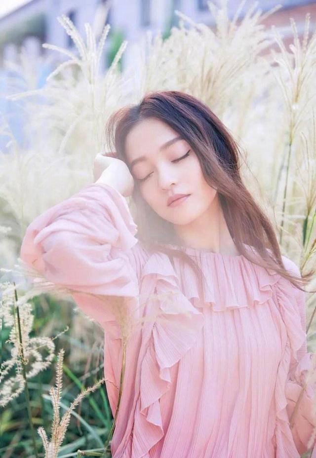 三十年河东三十年河西,杨颖与张韶涵再次同框,地位相差太远_人气_歌声