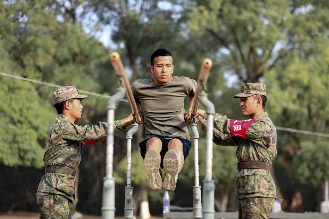 徒手组合训练内容部队图片