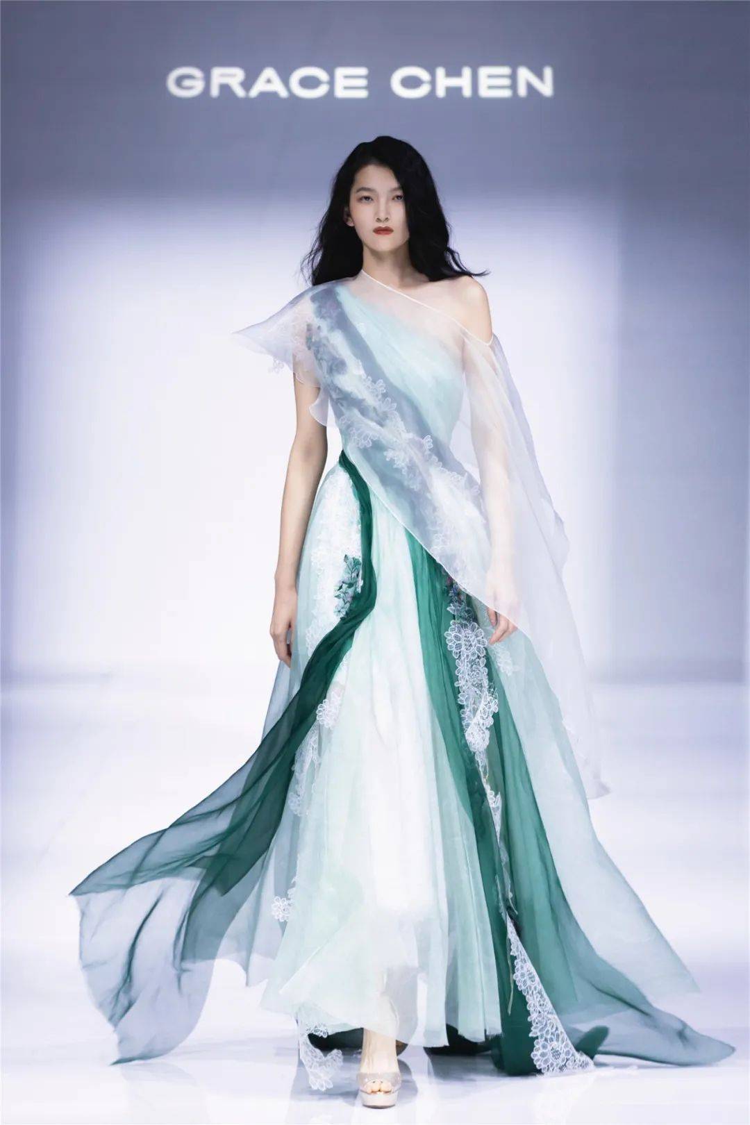 长宁的高级时装品牌grace chen推出新系列