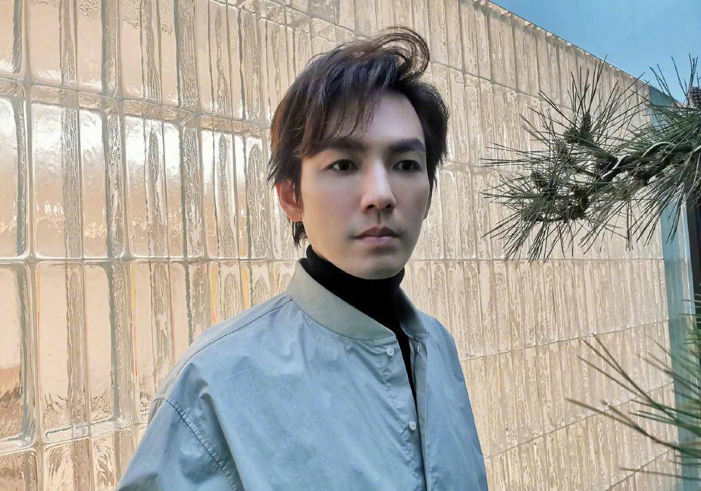 这是46岁的钟汉良?