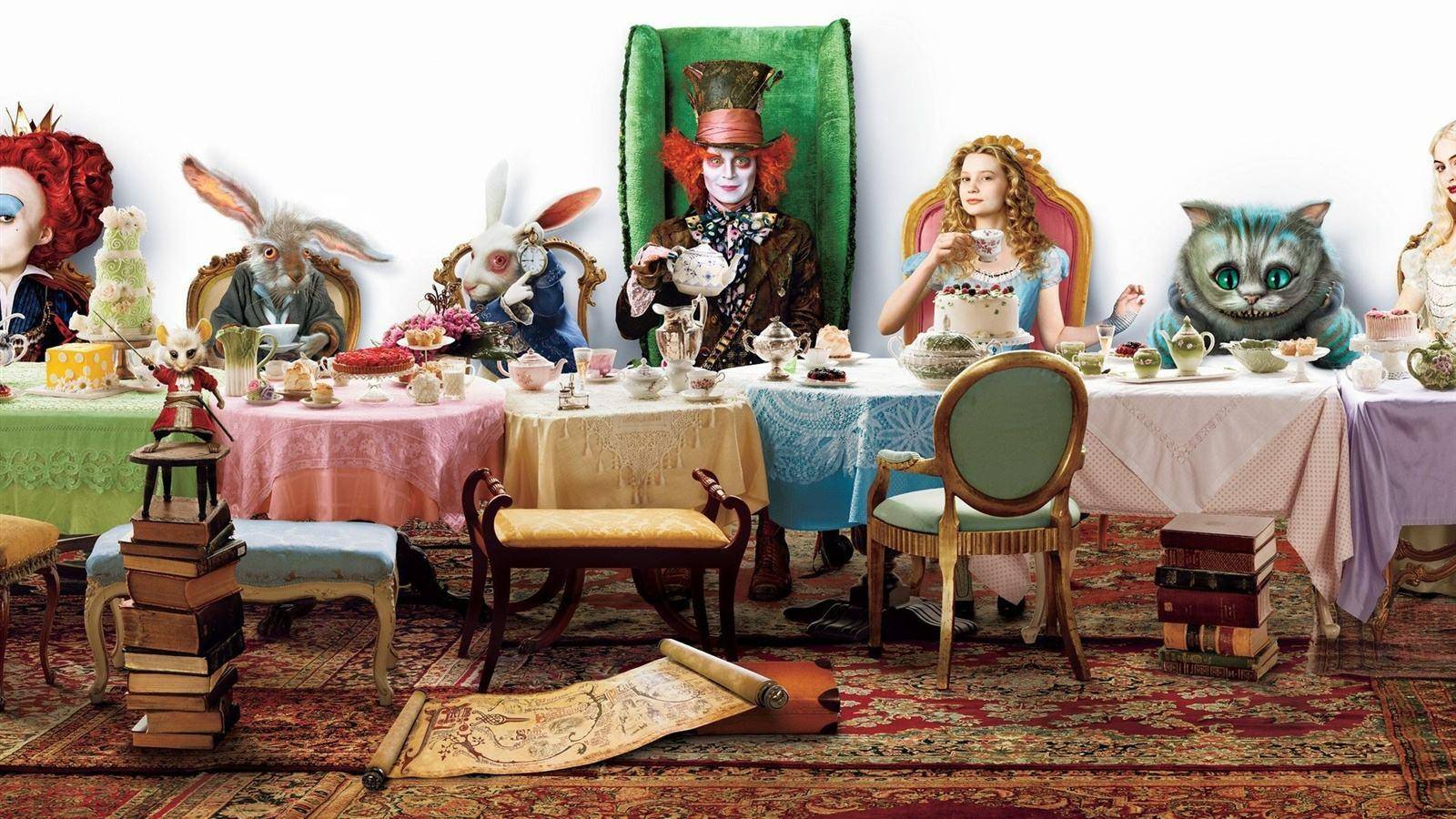 万字文案解析爱丽丝梦游仙境,你知道为什么乌鸦长得像写字台吗?