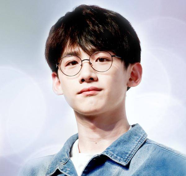 穿衣显瘦,脱衣有肉的白敬亭,腰围竟然只有59!_陆之昂_颜末_嘉宾