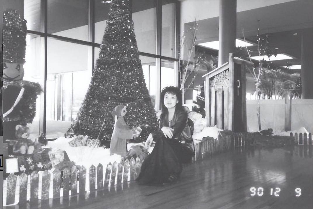 传奇张兰离婚35年：爱上摄影家，弟弟惨死，前夫单身有泪_汪则翰_儿子_母亲