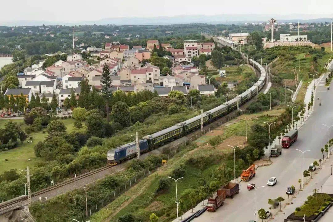 钟祥火车站提醒钟祥站根据防疫形势,自11月24日起至12月20日止:k8108