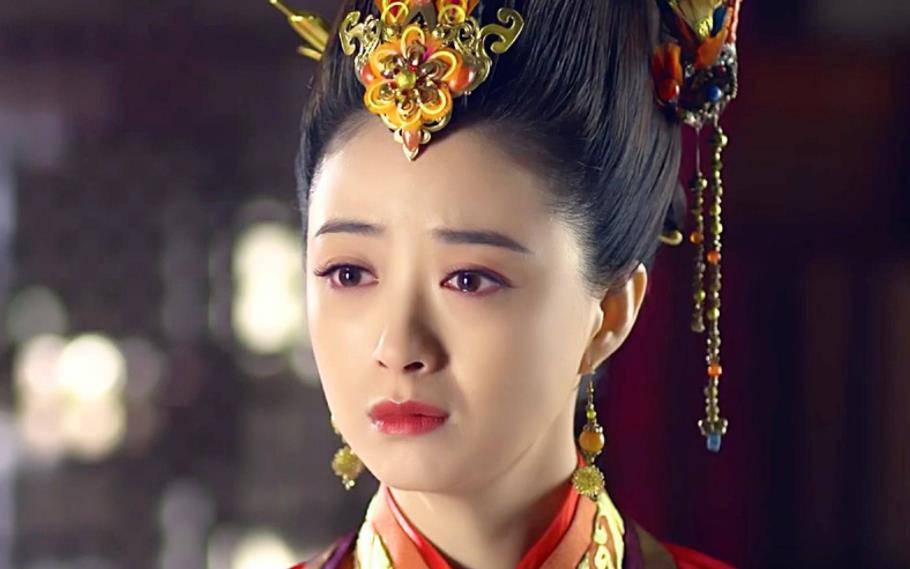后来还参演了《花千骨》和《芈月传》这两部同样热播的古装剧.