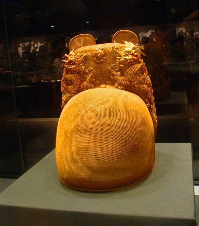 万历皇帝的陪葬品:每件都是珍宝,仅一顶帽子就可换取100套房_定陵