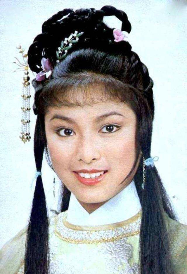 米雪是一代经典一代女神,年轻时的她美得很惊艳!